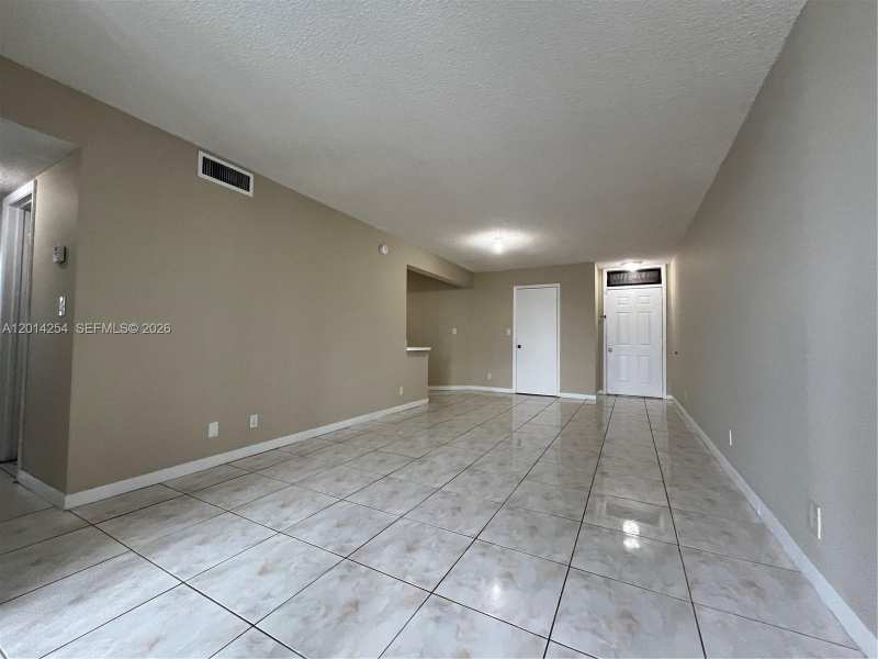 212 Lake Pointe Dr # 209, Oakland Park FL 33309