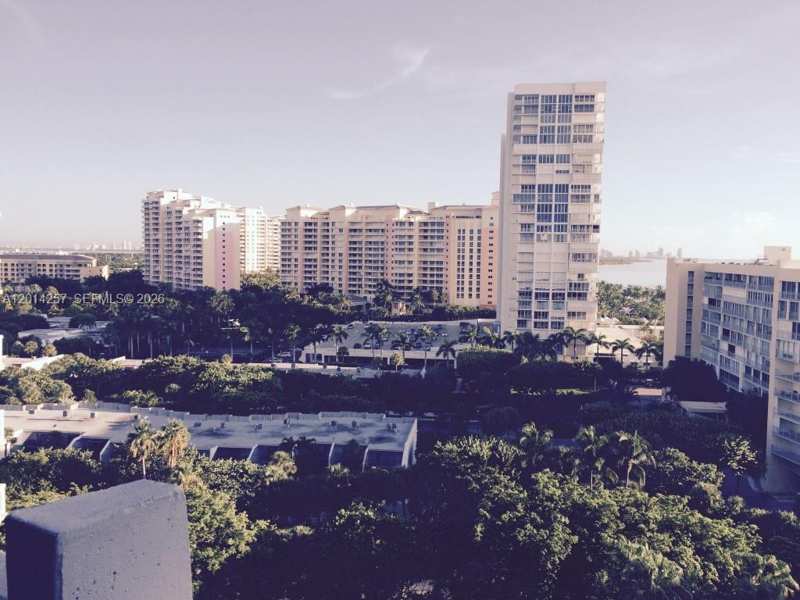 1121 CRANDON BL # E1104, Key Biscayne FL 33149