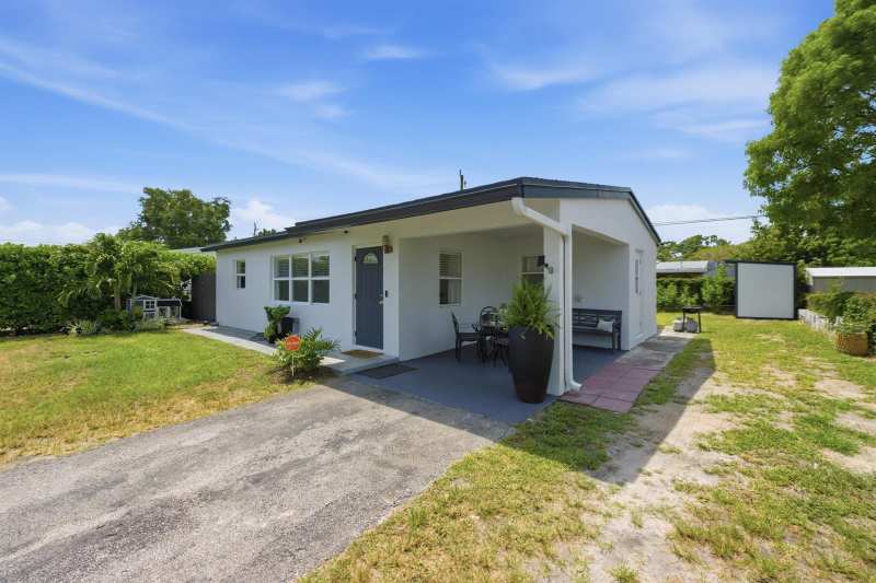 330 NE 59th Court, Oakland Park FL 33334
