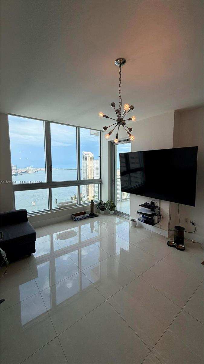 300 S Biscayne Blvd # 3212, Miami FL 33131
