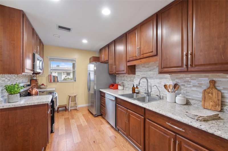 2638 E Gately Dr E # 85, West Palm Beach FL 33415