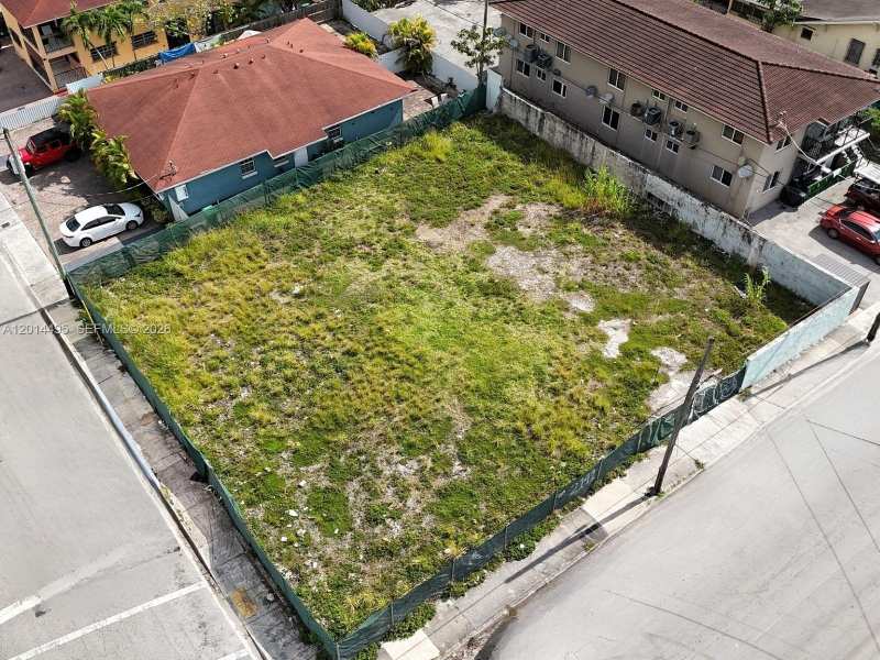 2141 SW 3rd St, Miami FL 33135
