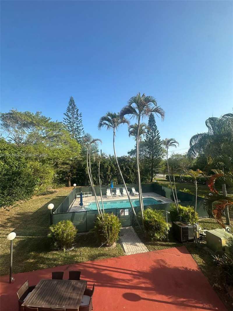 3910 Crystal Lake Dr # 201, Deerfield Beach FL 33064