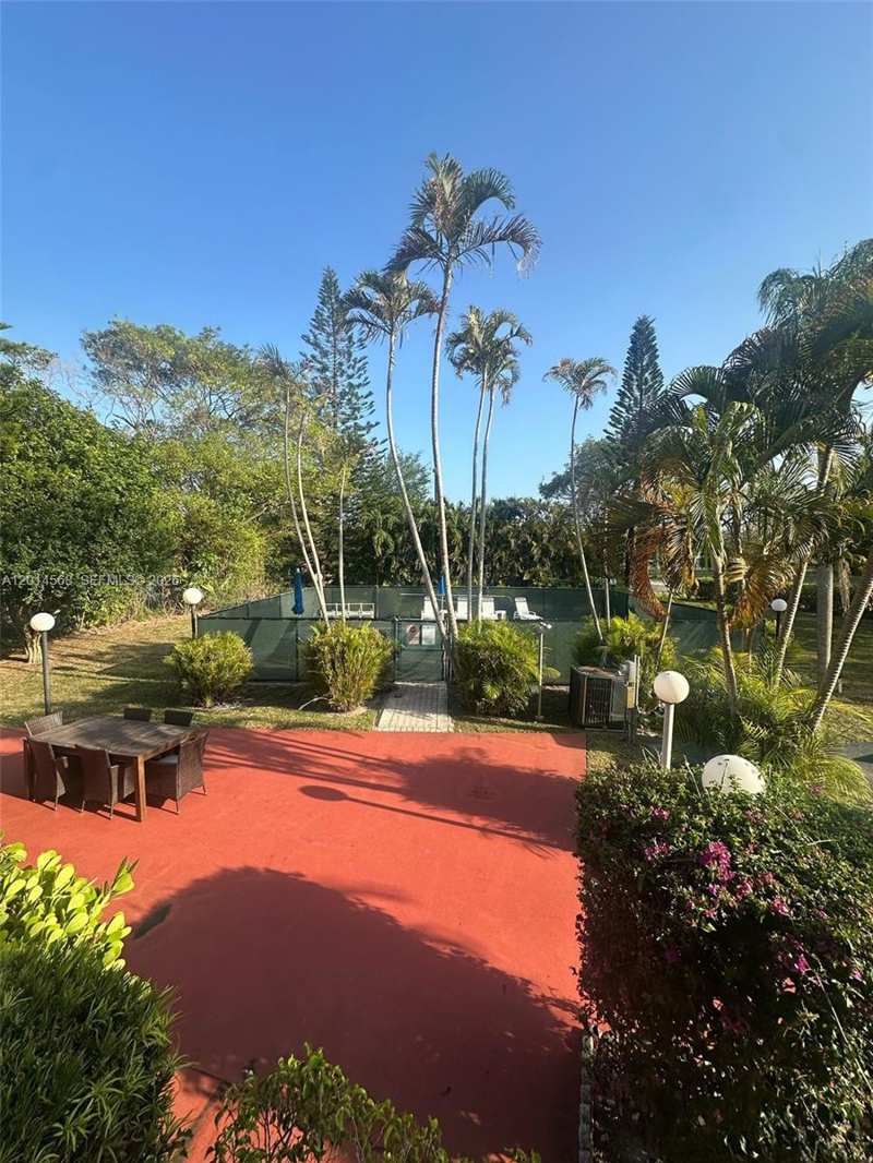 3910 Crystal Lake Dr # 201, Deerfield Beach FL 33064