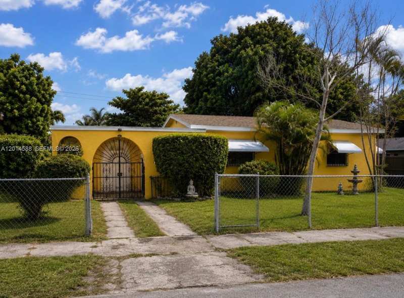 3721 SW 104th Ct, Miami FL 33165