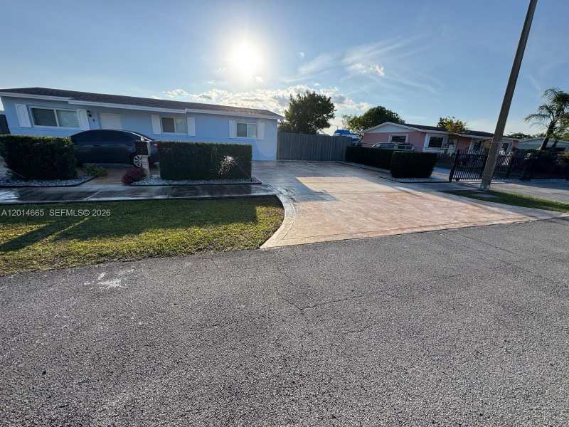 19500 SW 115th Ave, Miami FL 33157