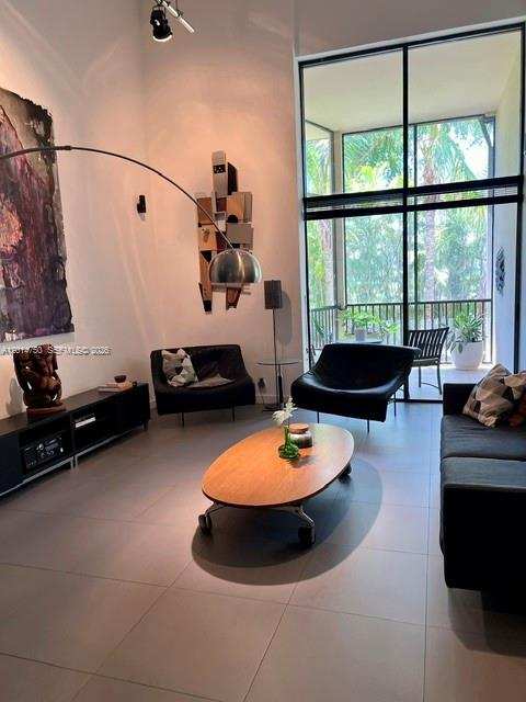 20365 W Country Club Dr, Aventura FL 33180