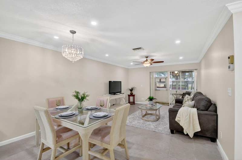 2787 Dudley Dr Apt D, West Palm Beach FL 33415