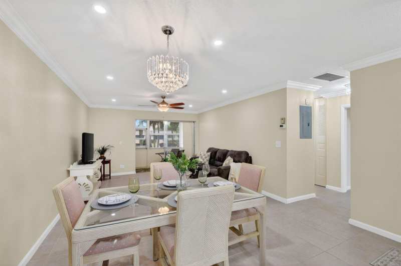 2787 Dudley Dr Apt D, West Palm Beach FL 33415
