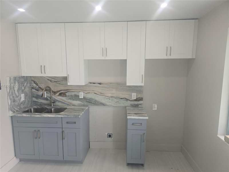 3300 SE 6th St, Pompano Beach FL 33062