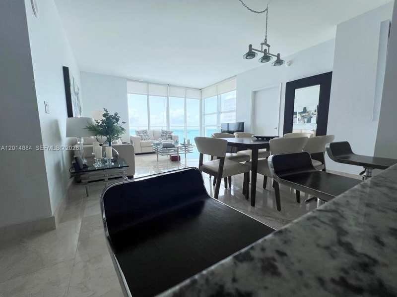 950 Brickell Bay Dr # 2711, Miami FL 33131