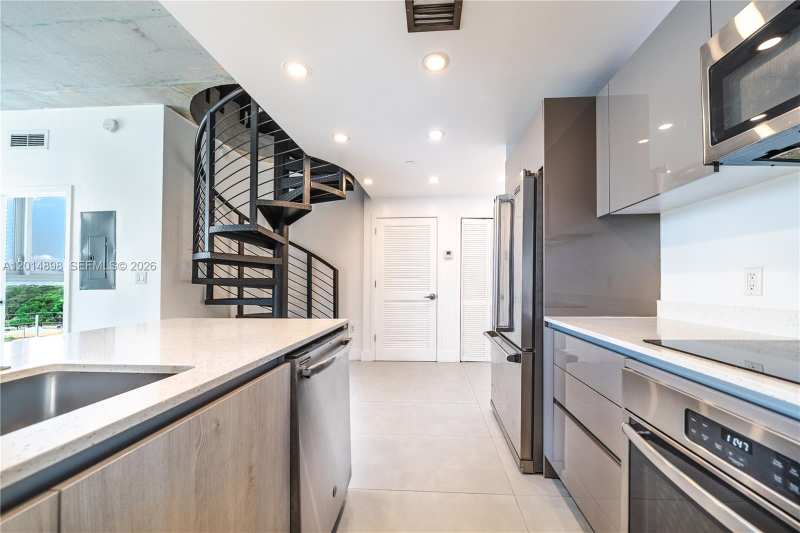 13800 Highland Dr, North Miami Beach FL 33181