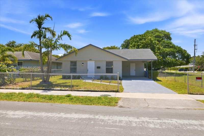 921 NW 5th Ave, Pompano Beach FL 33060