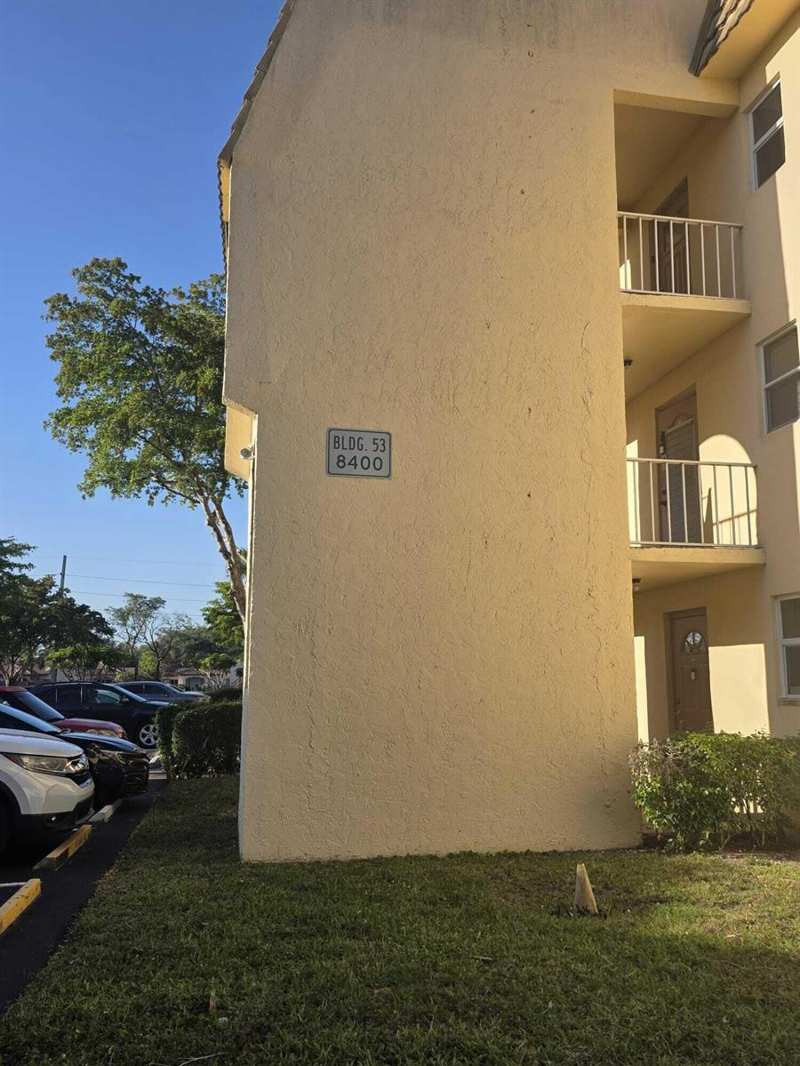 8400 Sunrise Lakes Boulevard # 107, Sunrise FL 33322