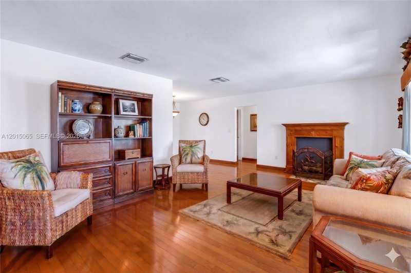 4605 NW 47th Ct, Tamarac FL 33319