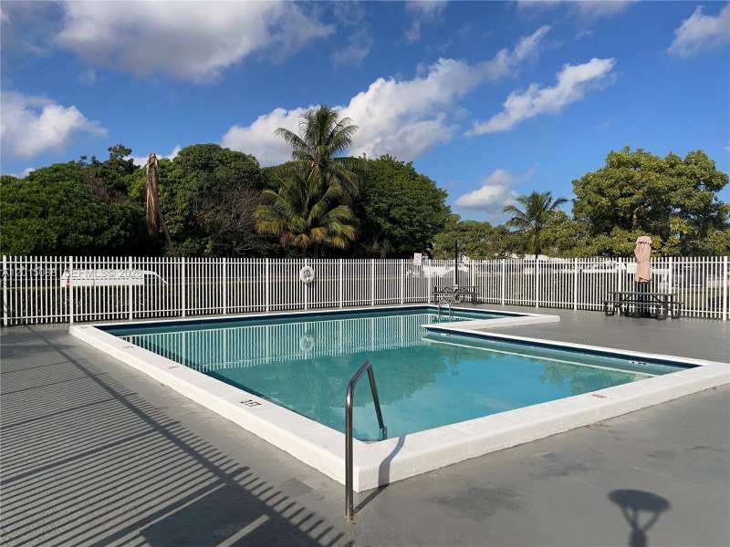 10300 Coral Way # 33, Miami FL 33165