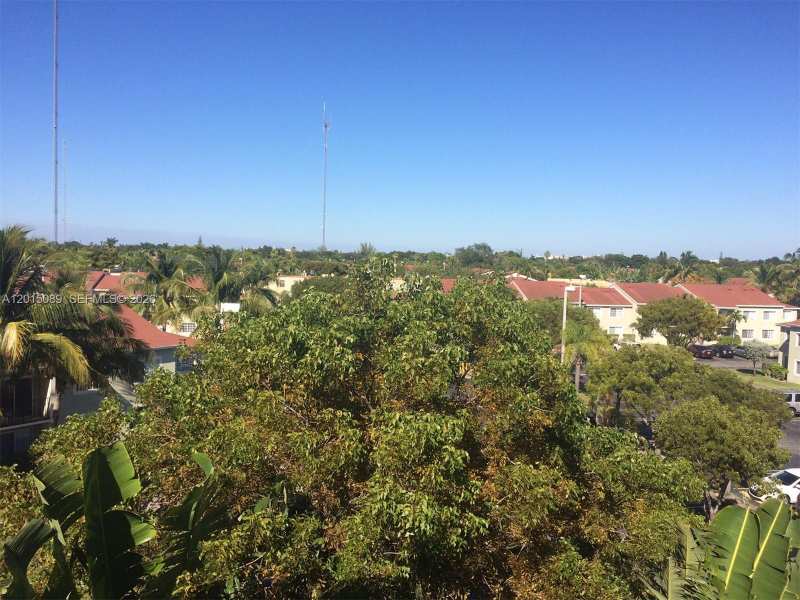 5100 SW 41st St, Pembroke Park FL 33023