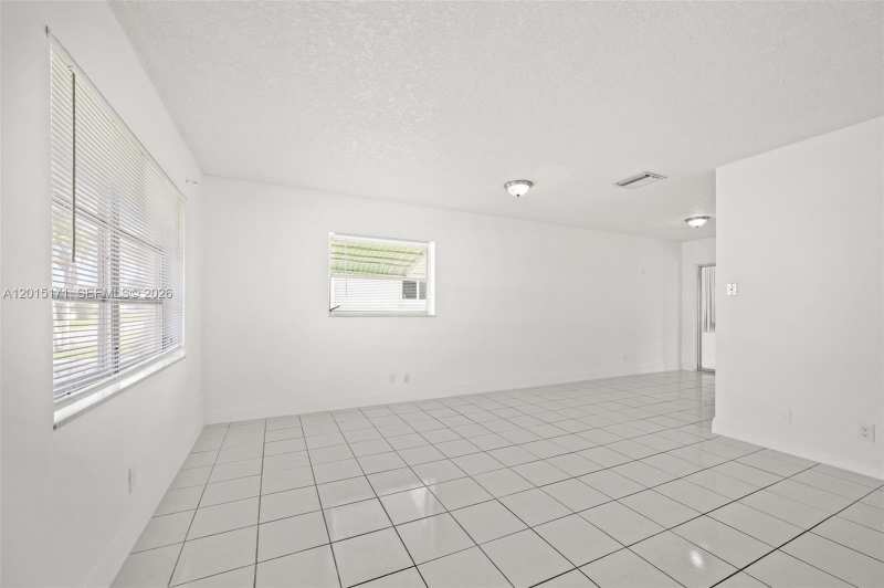 7004 NW 67th Ave, Tamarac FL 33321
