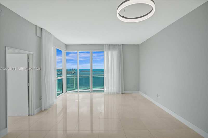 950 Brickell Bay Dr # 4610, Miami FL 33131