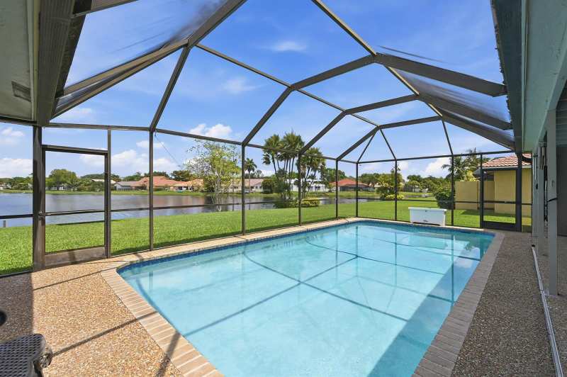 1042 NW 110th Lane, Coral Springs FL 33071
