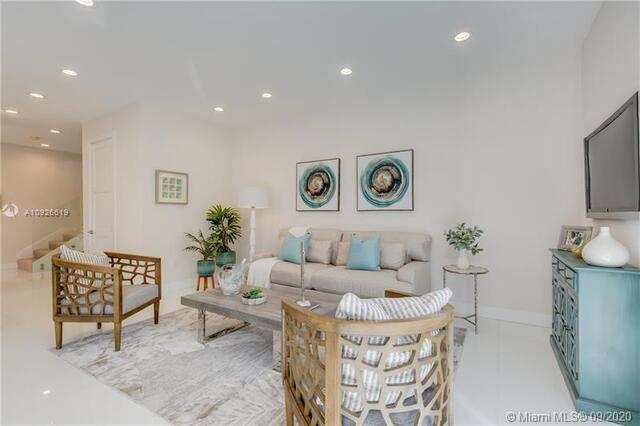 682 NE 43rd Street, Oakland Park FL 33334