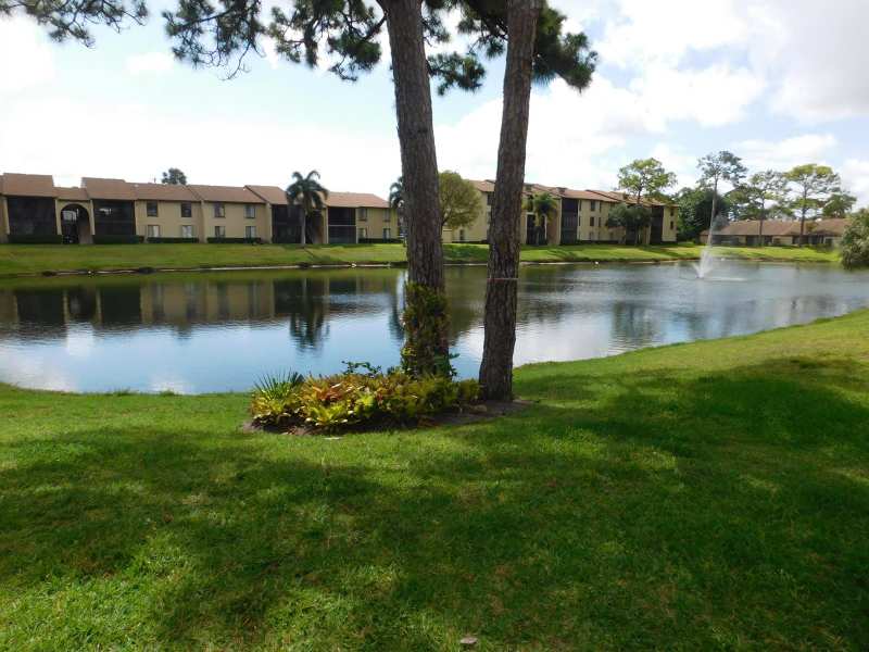 627 Sea Pine Way # A2, FL 33415