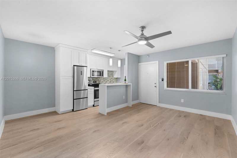 6330 SW 79th St # 4, South Miami FL 33143