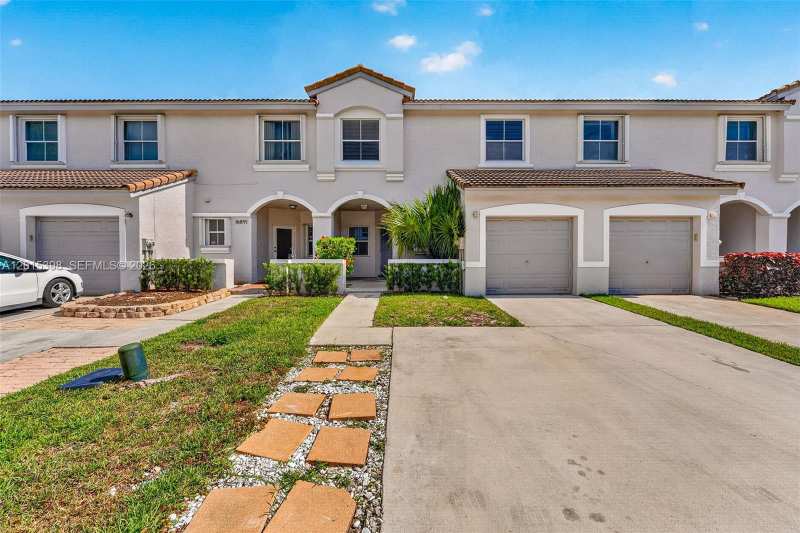 16889 SW 1st Mnr, Pembroke Pines FL 33027