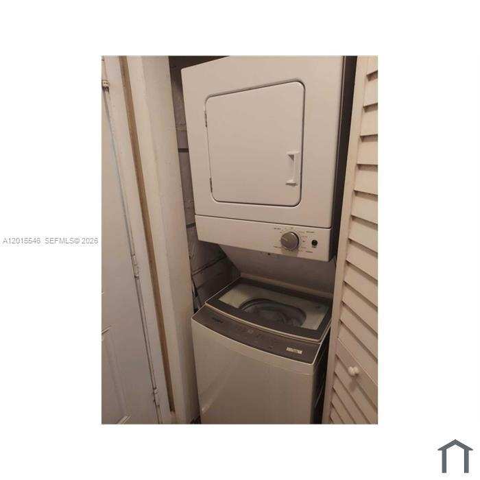 207 NE 141st St # 4, Miami FL 33161