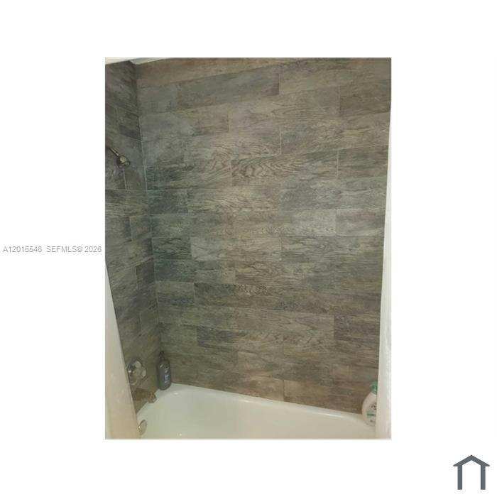 207 NE 141st St # 4, Miami FL 33161