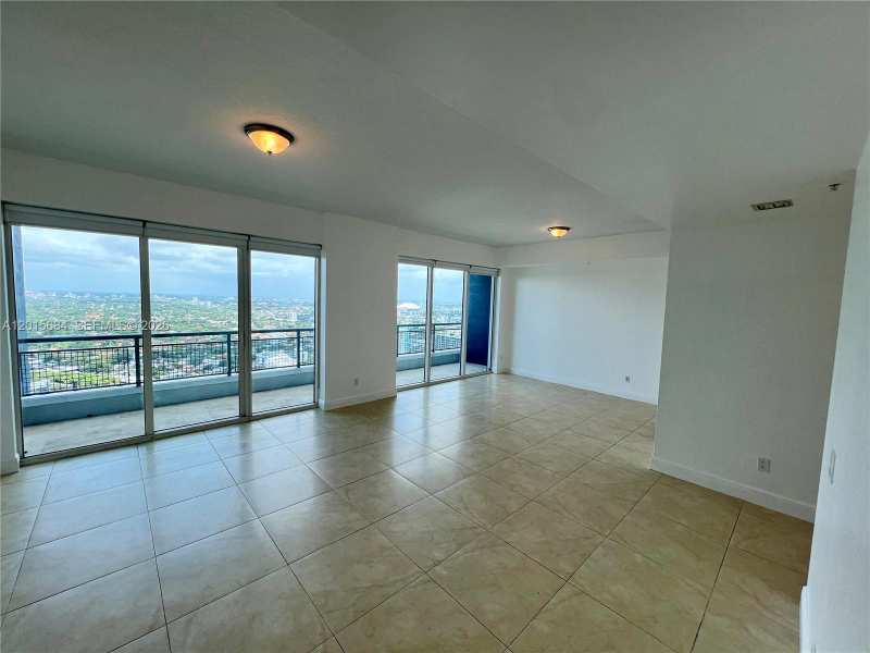 60 SW 13th St # 3609, Miami FL 33130