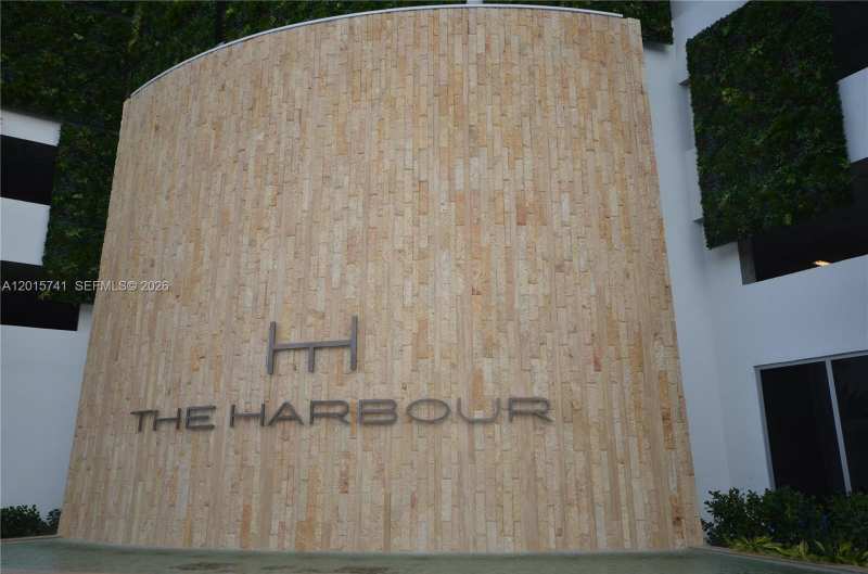 16385 Biscayne Blvd # 519, North Miami Beach FL 33160