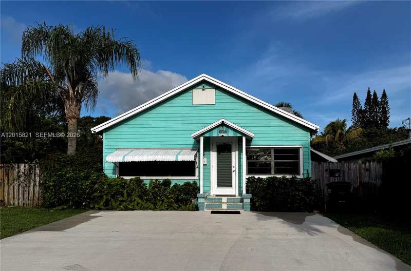 324 SW 3rd Ave, Delray Beach FL 33444