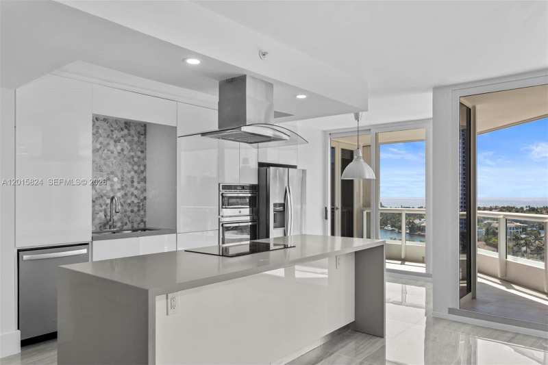 21055 Yacht Club Dr # 1409, Aventura FL 33180