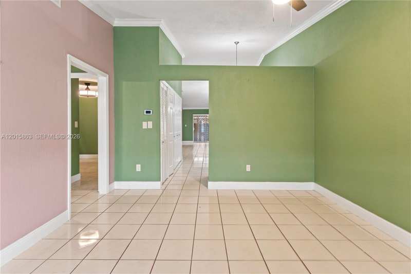 5471 W 27th Ct, Hialeah FL 33016