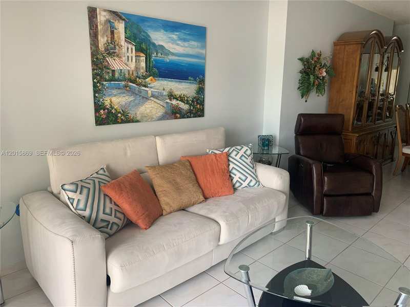 1985 S Ocean Dr, Hallandale Beach FL 33009