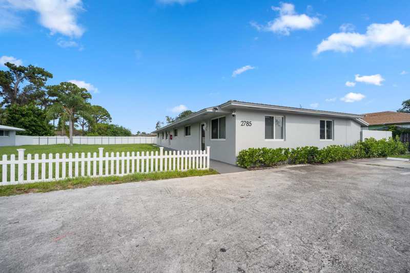 2785 N Reo Lane N # 3, Palm Springs FL 33461