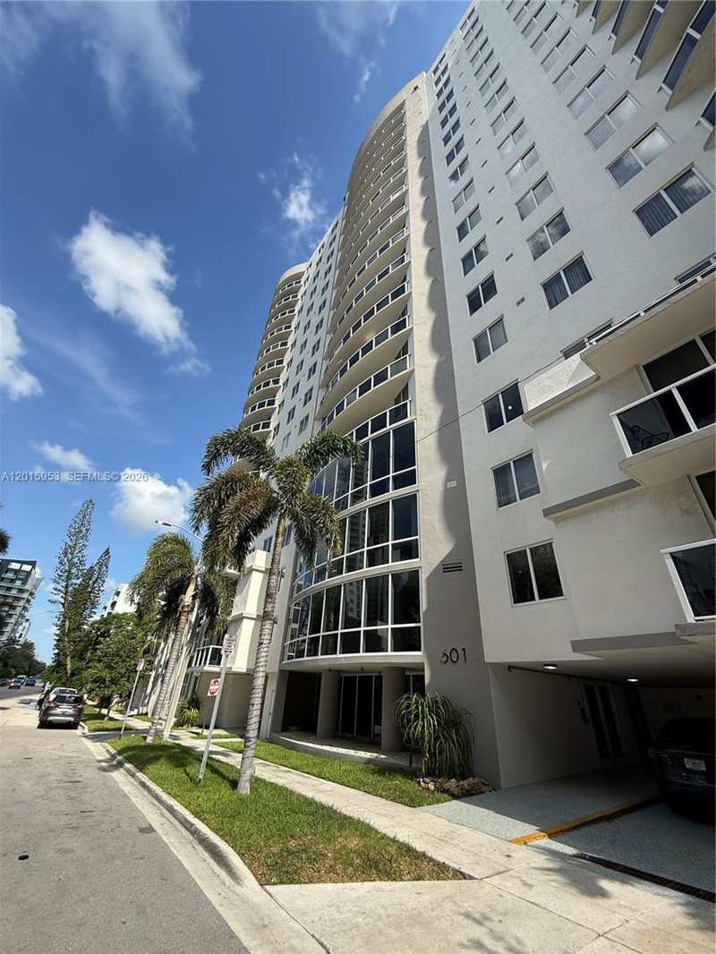 601 NE 23rd St # 707, Miami FL 33137