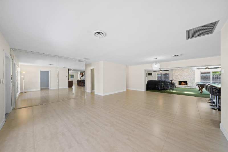 1500 SE 24th Avenue, Pompano Beach FL 33062