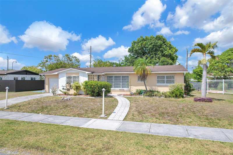 10565 SW 156th Ln, Miami FL 33157