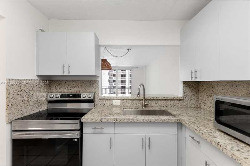 345 Ocean Dr # 424, Miami Beach FL 33139