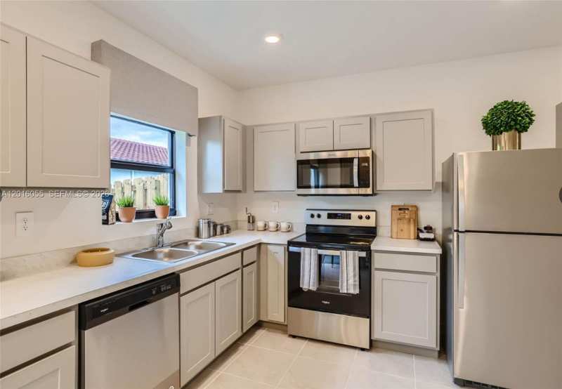 509 NE 1st Dr, Florida City FL 33034