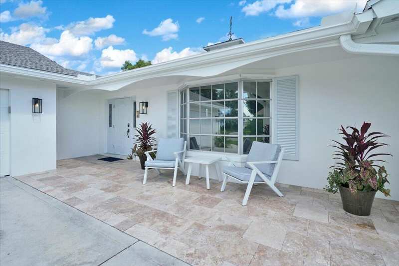 76 W Fairview W, Tequesta FL 33469