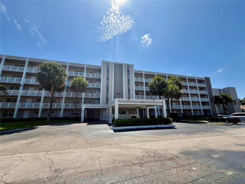 1075 Riverside Dr # 306, Coral Springs FL 33071