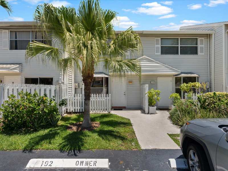 2685 NE 15th St, Pompano Beach FL 33062
