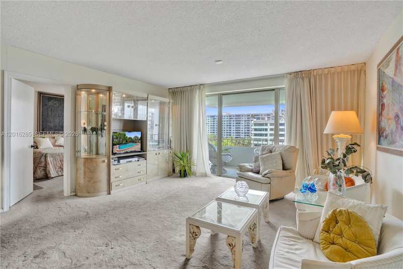 155 Ocean Lane Dr # 707, Key Biscayne FL 33149