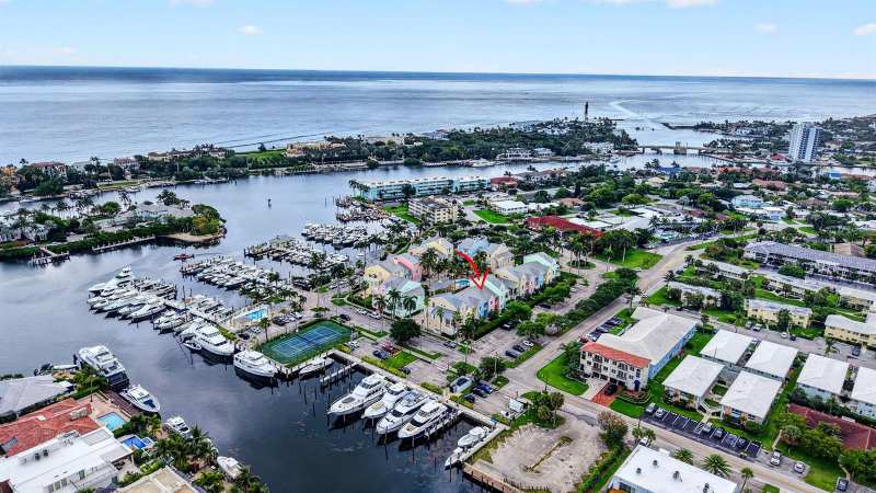2860 Marina Circle, Lighthouse Point FL 33064