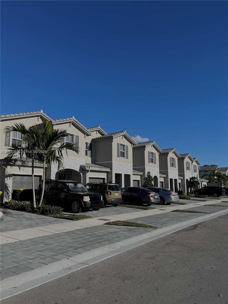 1211 SE 27th Ter, Homestead FL 33035
