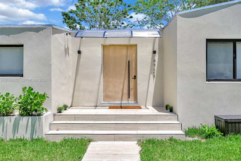 4721 NW 6th Ave, Miami FL 33127