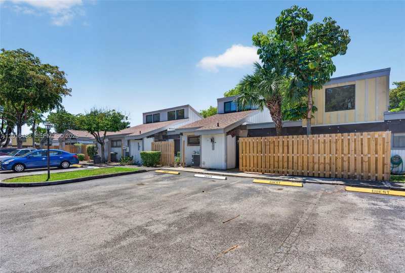 1717 NW 73rd Ave # 33, Plantation FL 33313